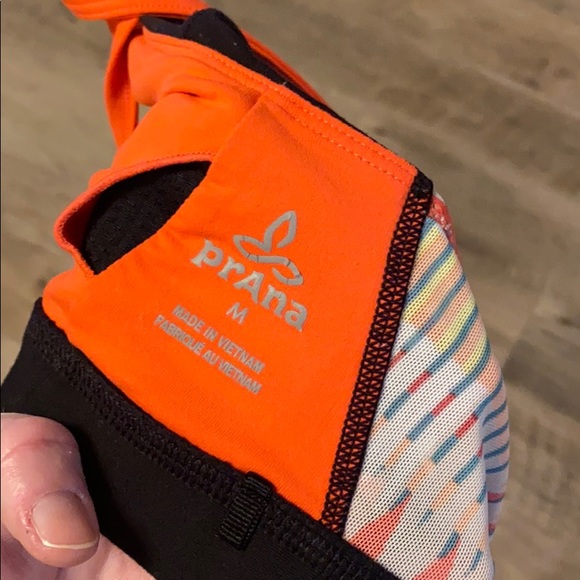 Racer back Sports Bra - Picture 3 of 3